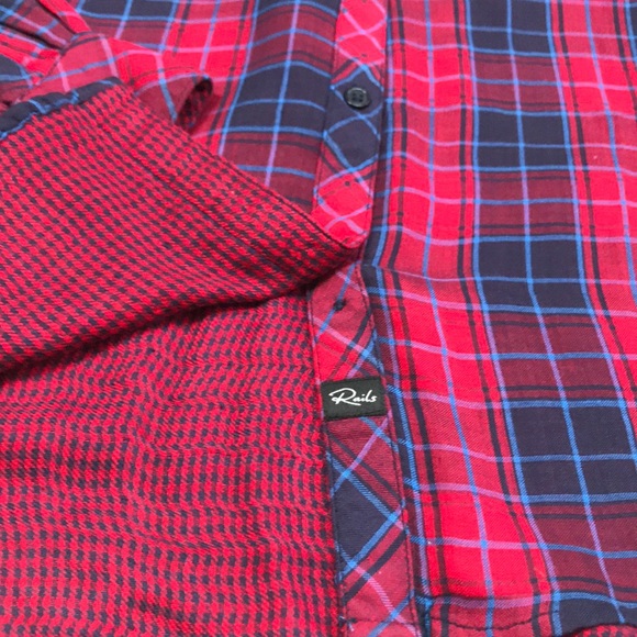NWOT Rails Plaid Button Down Short Small - Picture 5 of 6